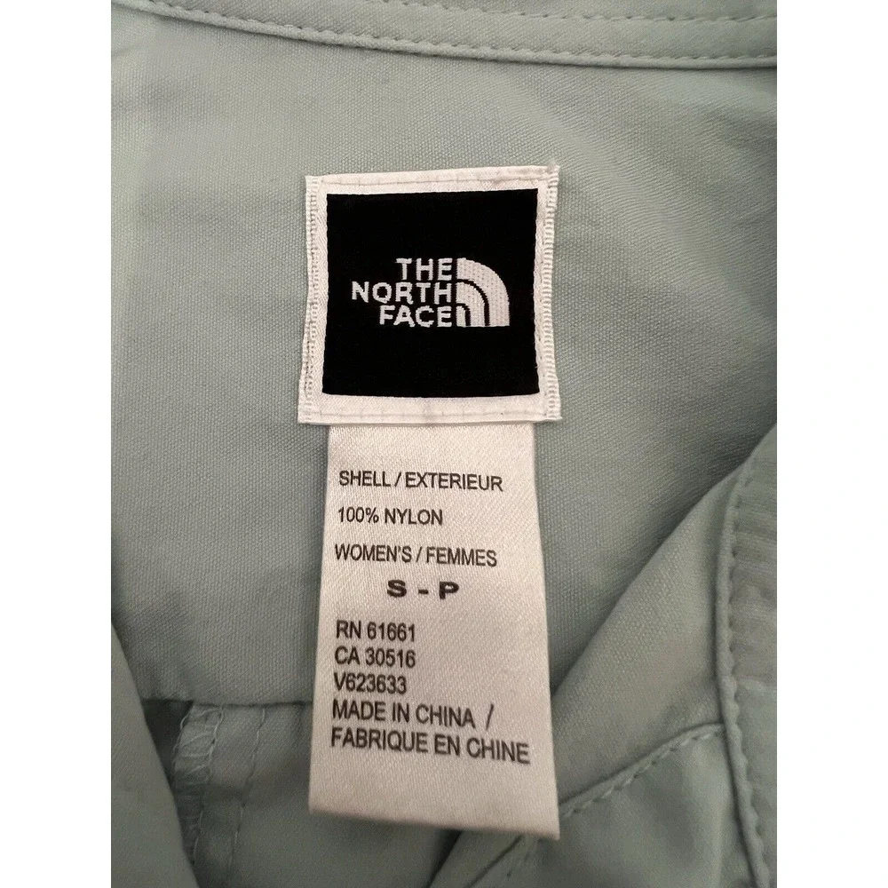The North Face Men's Long Sleeve Button Up Shirt RN# 61661 CA#30516-Sz Small‎